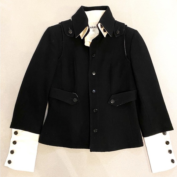 Authentic Chanel black jacket with removable collar and sleeves - Picture 2 of 14